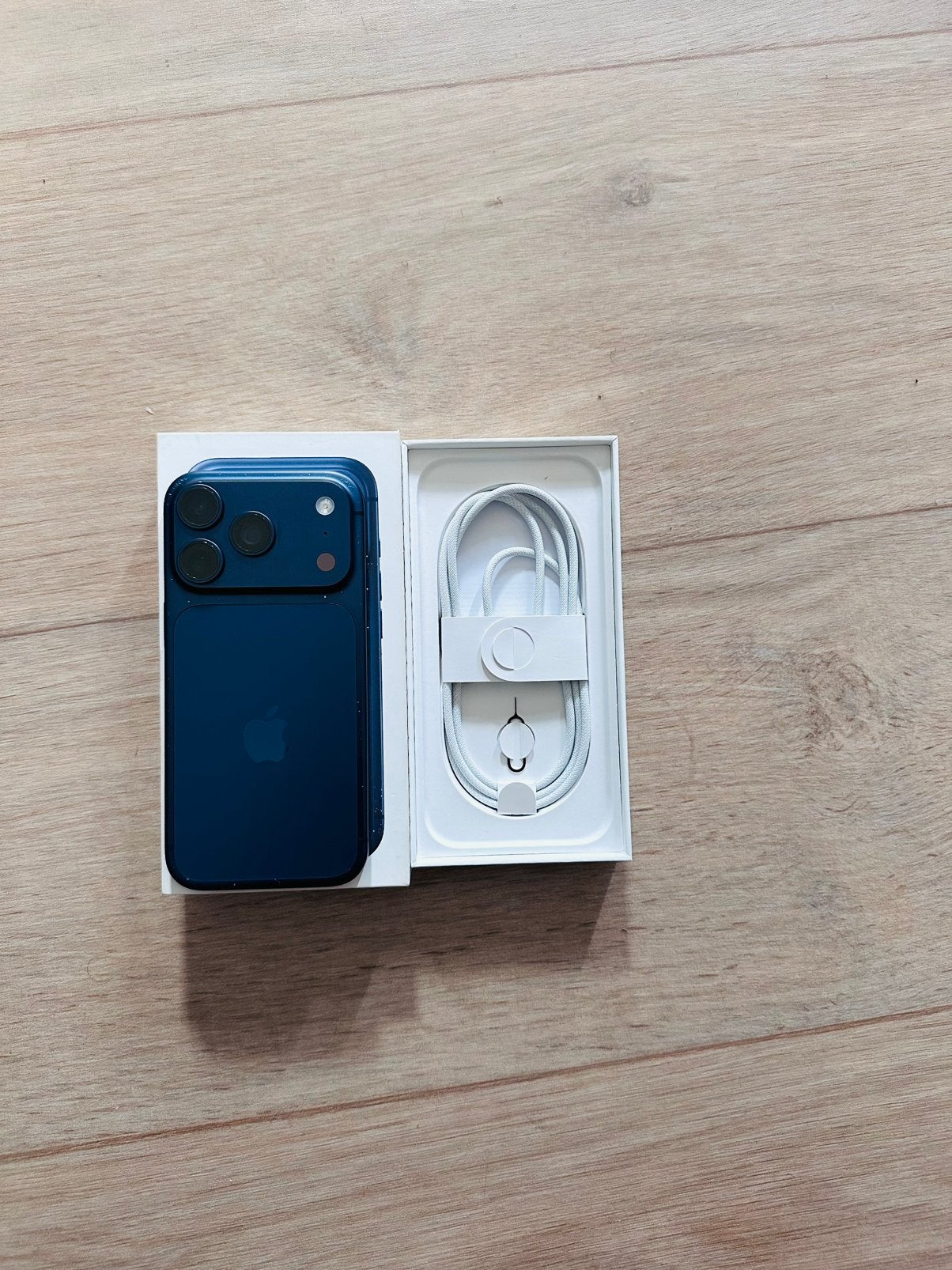 IPHONE 17 pro avec facture et garantie d’Apple disponible, Télécoms, Téléphonie mobile | Apple iPhone, 256 GB, Autres modèles