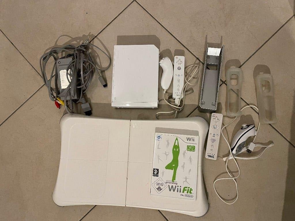 Console Nintendo Wii, Consoles de jeu & Jeux vidéo, Enlèvement, Utilisé, Avec 2 manettes, Avec jeux