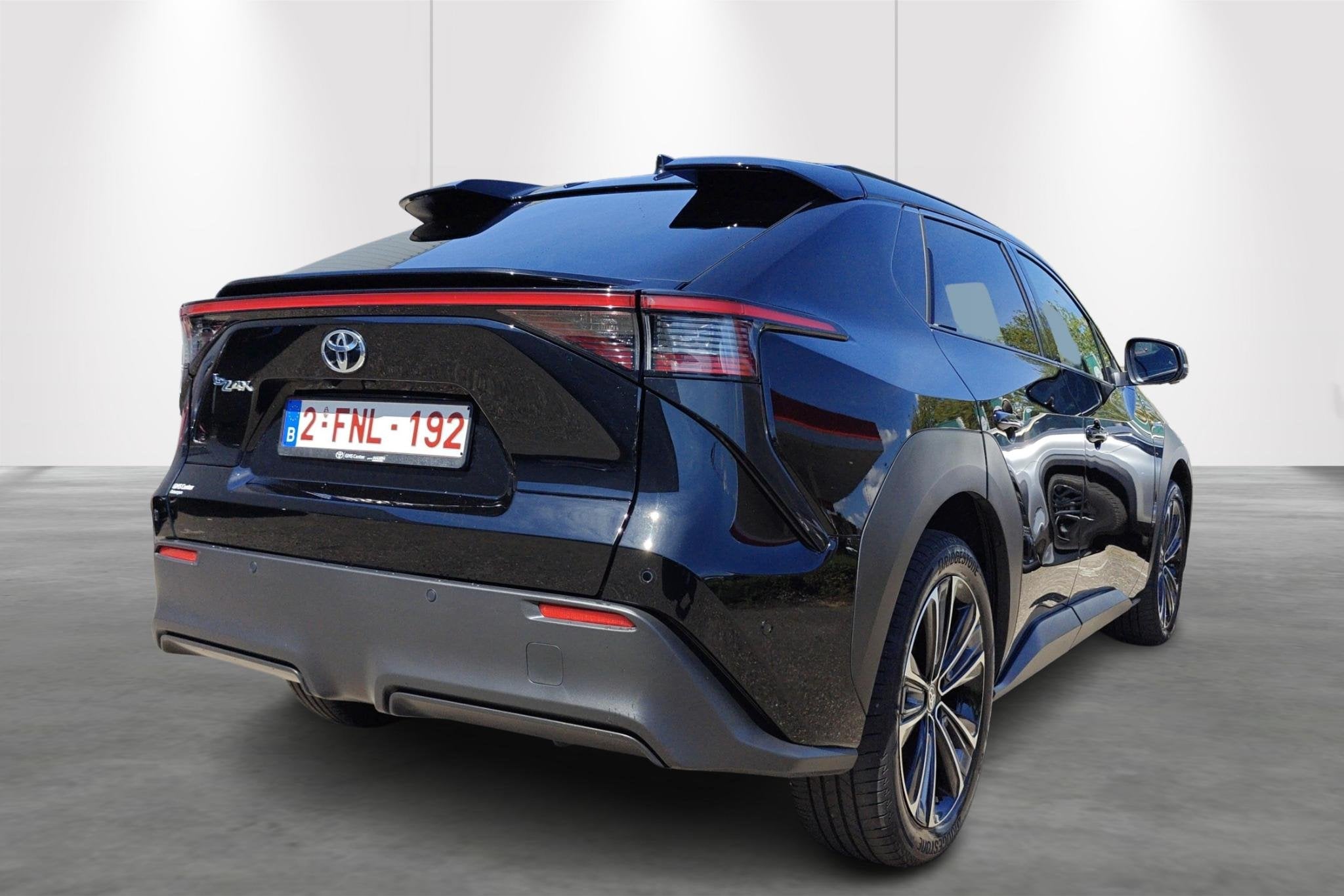 Toyota bZ4X 71.4 kWh 2WD Premium - DEMO, Autos, Toyota, Achat, 750 kg, 71 kWh, Noir