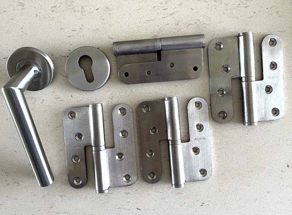 Deurkruk + scharnieren ARGENTA, Ophalen of Verzenden, Zo goed als nieuw, Inox, Klink of Kruk