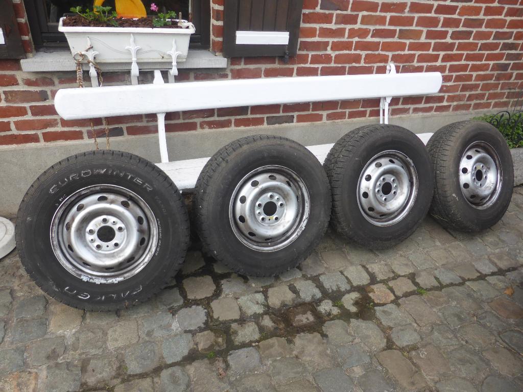 Pneus Falken eurowinter pour camionnette ou mobilhome, Neuf, Pneu(s), Enlèvement, Autre