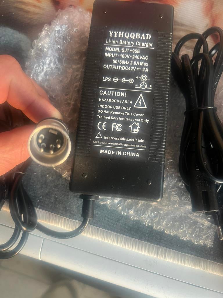 Batterij oplader voor electrische fiets, Vélos & Vélomoteurs, Accessoires vélo | Batteries de vélo, Enlèvement ou Envoi, Neuf