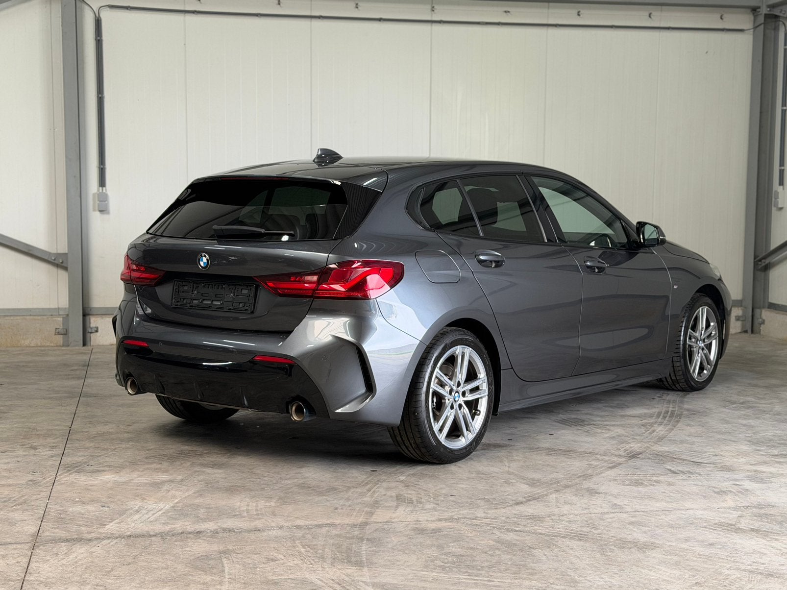 BMW 118d M-Sport | Automaat | 2021 | (Overname mogelijk), Auto's, BMW, Automaat, 1 Reeks, 4 cilinders, Alcantara