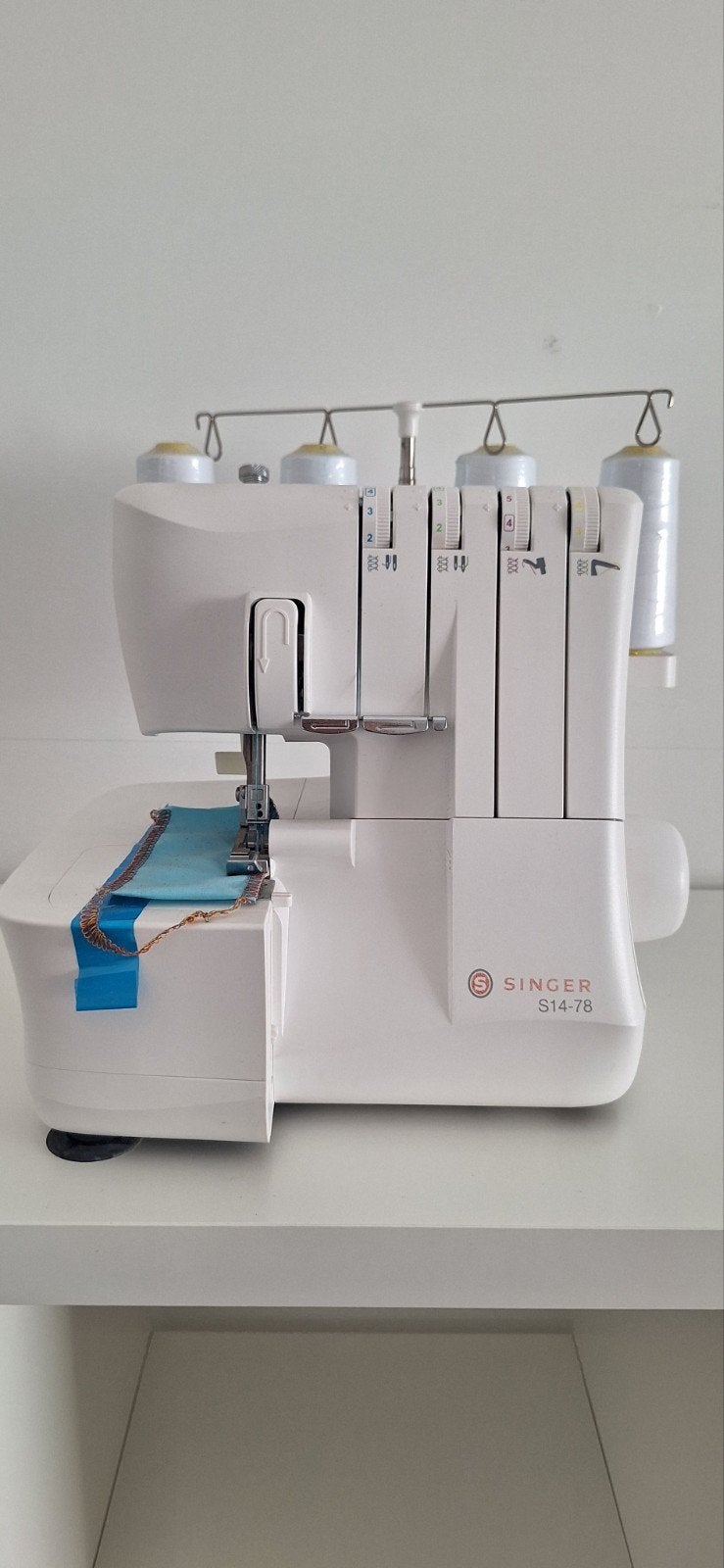 Singer overlock naaimachine, Ophalen, Zo goed als nieuw, Lockmachine, Singer