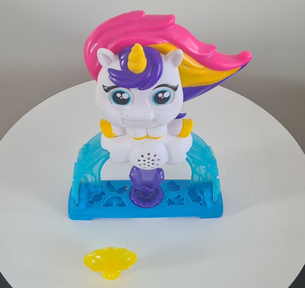 Play-Doh drollendraaiende eenhoorn ijsmachine - € 10, Kinderen en Baby's, Ophalen of Verzenden, Gebruikt, Met geluid