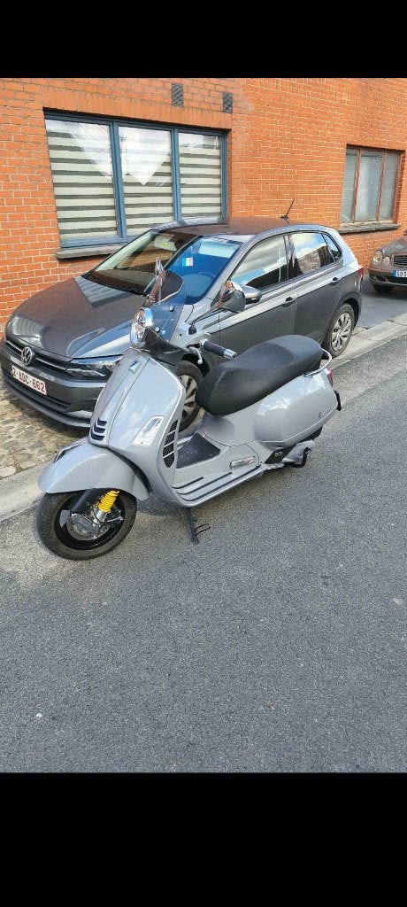 Vespa gts 125 supertech, Vélos & Vélomoteurs, Scooters | Vespa, Autres modèles, 125 cm³, Comme neuf, Classe B (45 km/h)