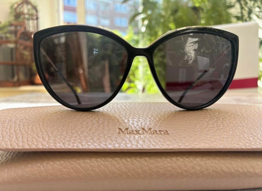 Max Mara zonnebrillen, Handtassen en Accessoires, Zonnebrillen en Brillen | Dames, Ophalen, Gebruikt, Zwart, Zonnebril