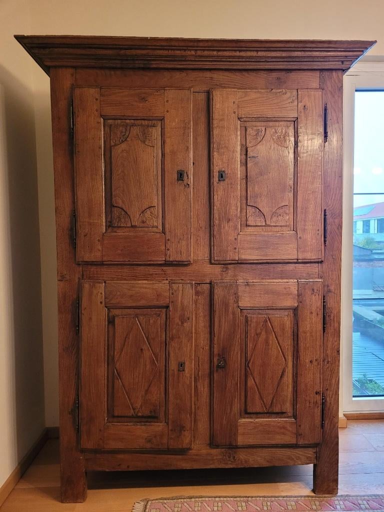 Armoire à vaisselle ancienne, Enlèvement