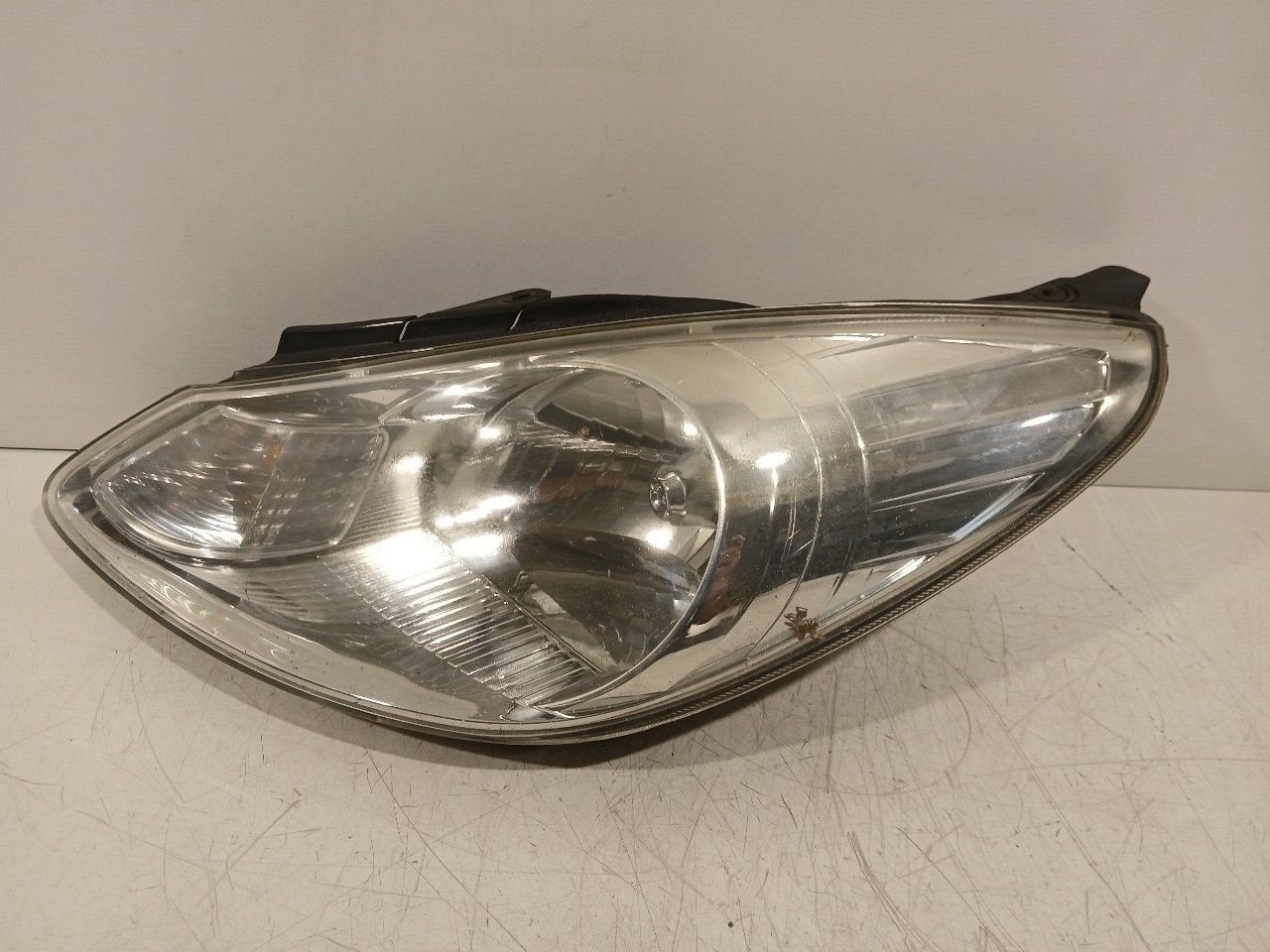 Koplamp links Hyundai i10, Onderdelen@venauto.nl, Van der Ven Autorecycling B.V., Gebruikt, Ettenseweg 76, 4706 PB Roosendaal, The Netherlands