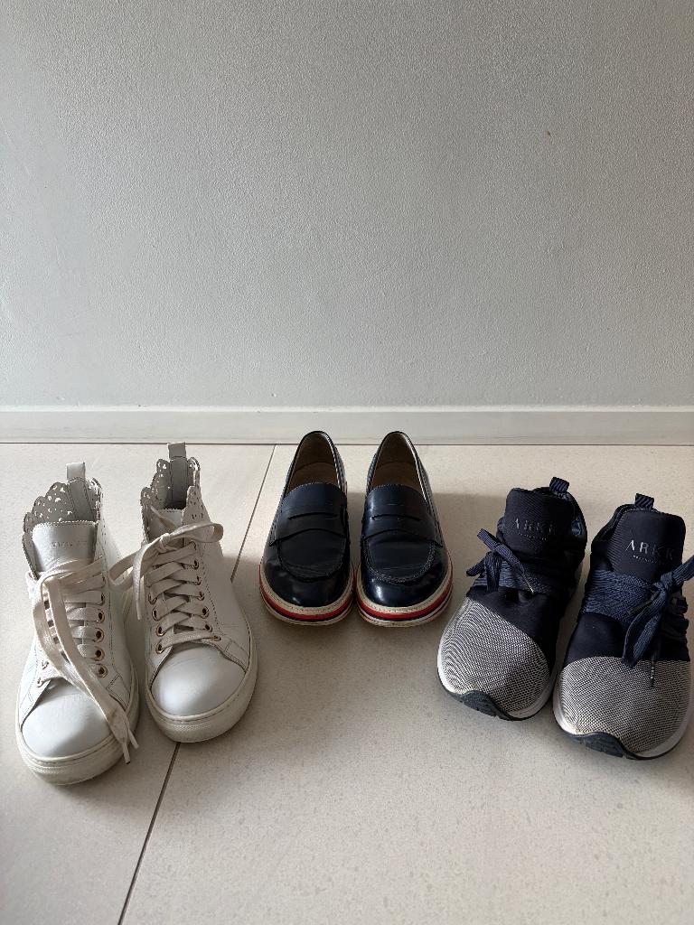 Sneakers in blauw, Enlèvement ou Envoi, Comme neuf, Bleu, Sneakers et Baskets