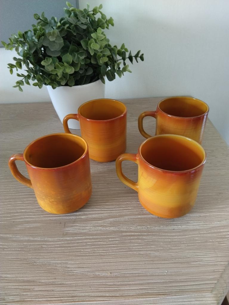 4 vintage keramische BP mokken, Ophalen of Verzenden, Zo goed als nieuw, Keramiek