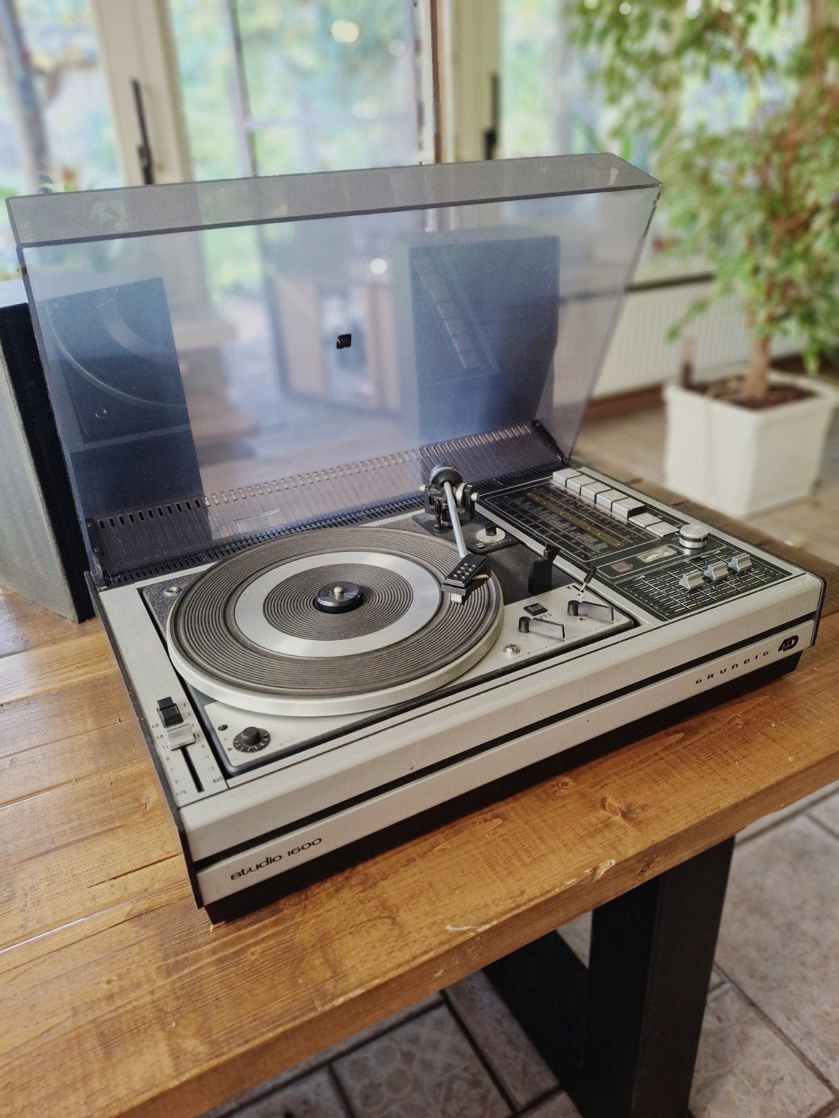 Grundig 4D studio 1600, Ophalen