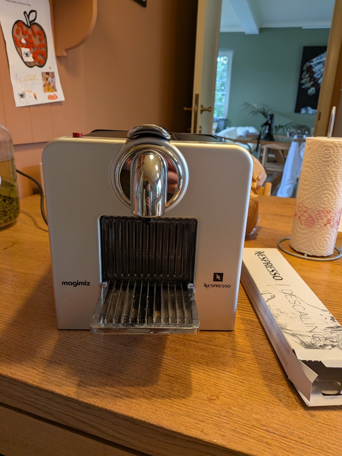 Nespresso Cube, Electroménager, Machine à espresso, Réservoir d'eau amovible, Dosettes et capsules de café, Utilisé
