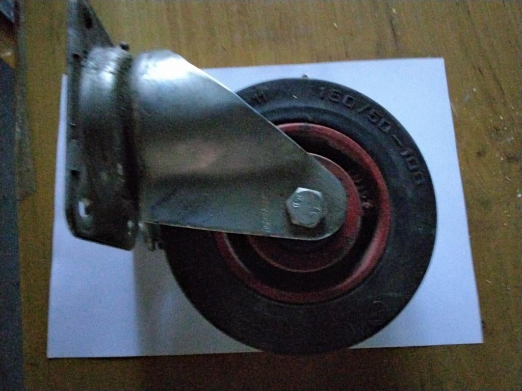 4 roulettes industrielles Colson, Ophalen