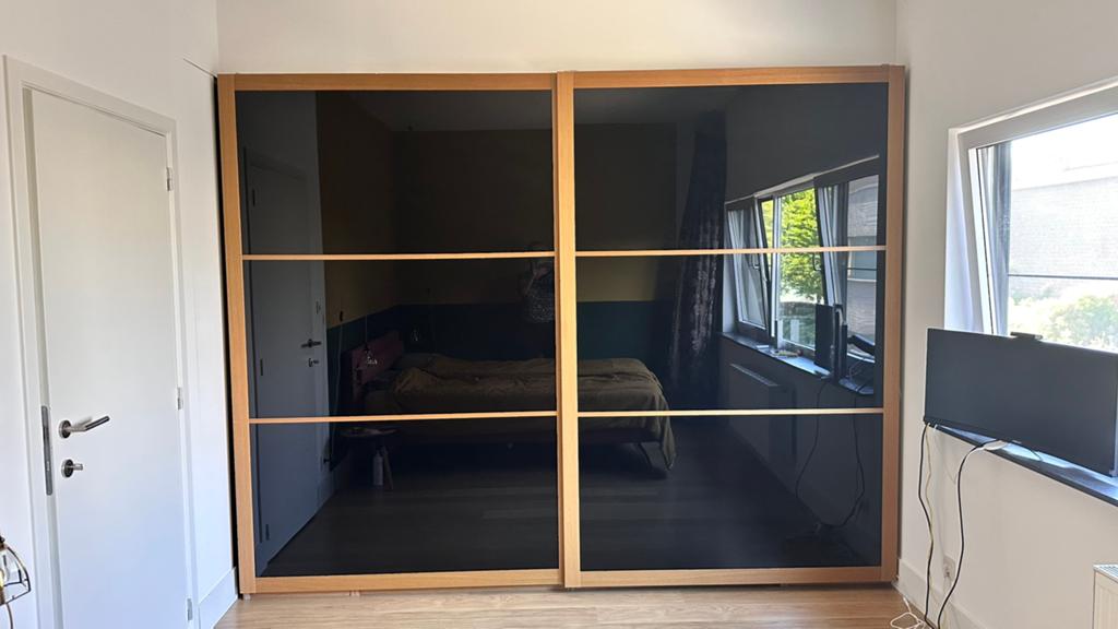 Ikea Pax schuifdeuren, Enlèvement