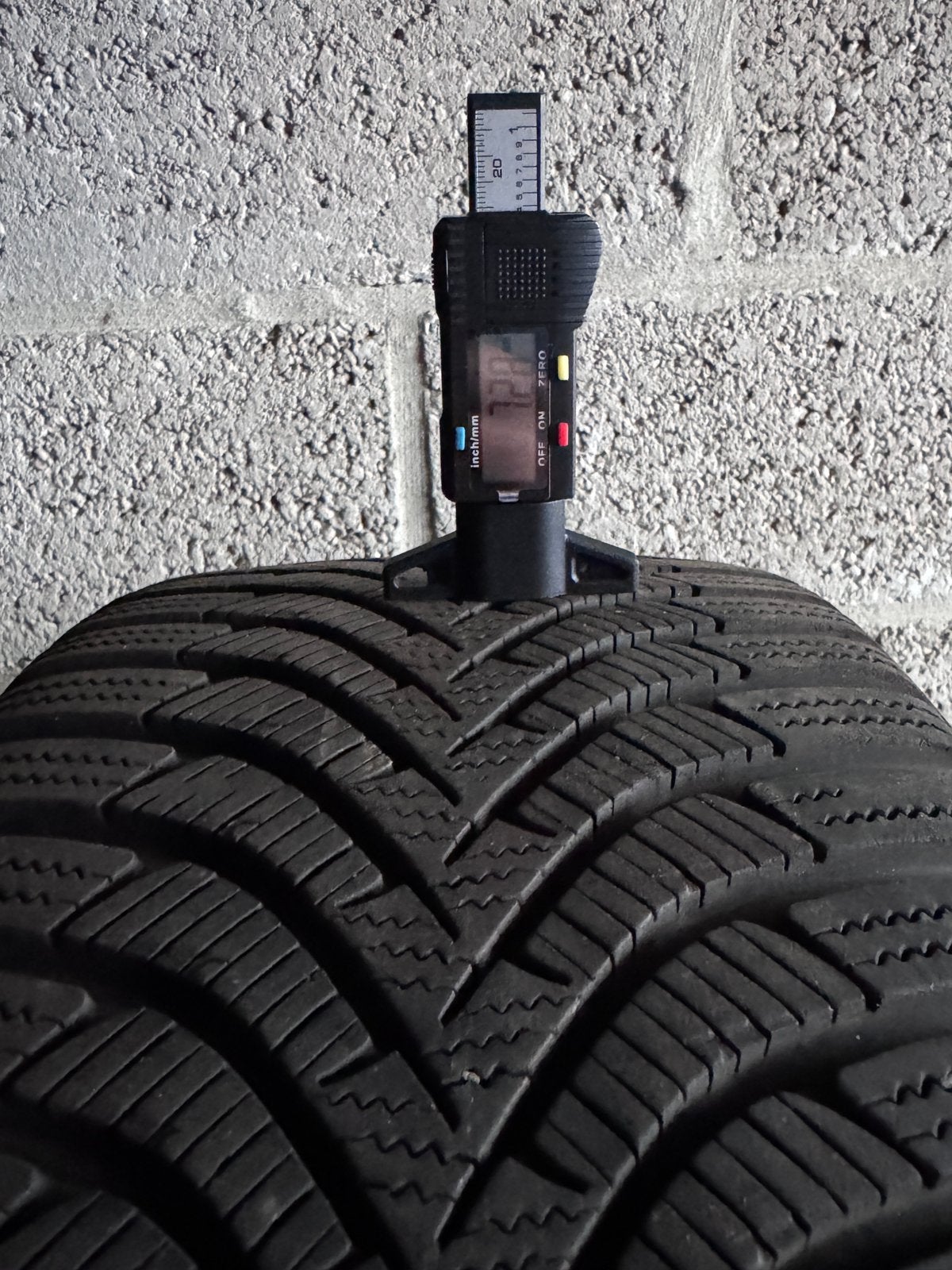 Paar Hankook Winter  225/45 R17 94V M+S — Topstaat 7,3mm, Ophalen, Winterbanden
