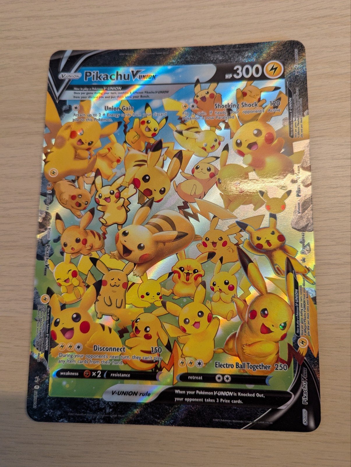 Pikachu v union 25th anniv mint/nm, Hobby en Vrije tijd, Ophalen of Verzenden