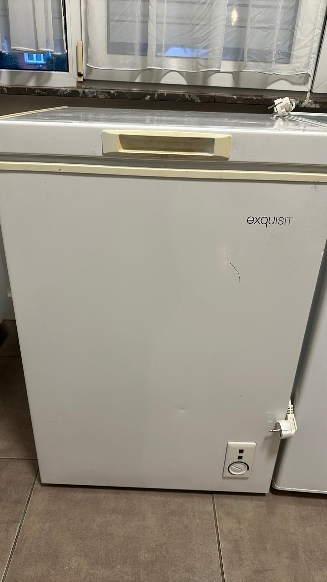 Marque Exquisit couleur blanc hauteur 67 cm sur 51 cm, Electroménager, Moins de 60 cm, Congélateur, Classe énergétique A ou plus économe
