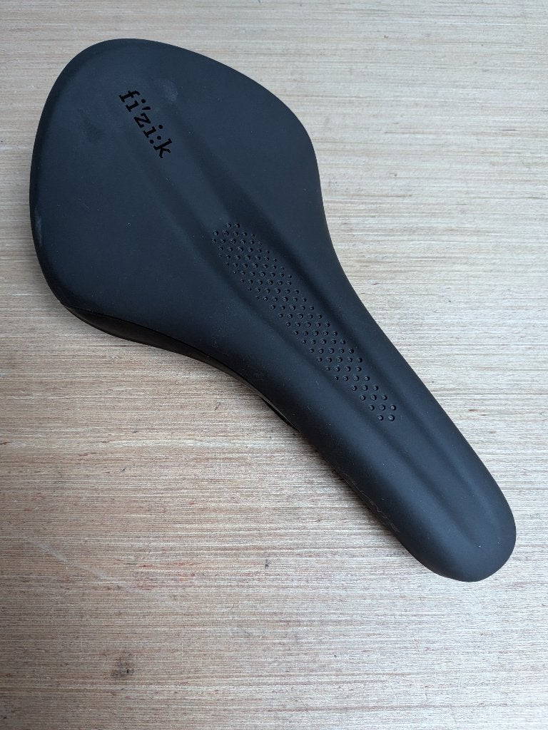 Fizik aliante tempo 150mm, Fietsen en Brommers, Ophalen, Zo goed als nieuw, Zadel, Fizik