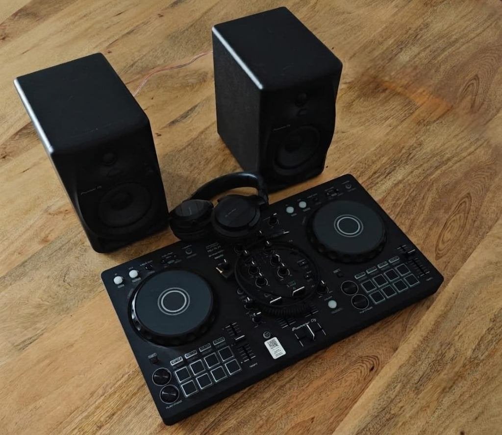 Pioneer DJ Beginner Setup - DDJ-FLX4 + DM-40D + HDJ-CUE1BT, Muziek en Instrumenten, Ophalen, Zo goed als nieuw, Dj-set, Pioneer