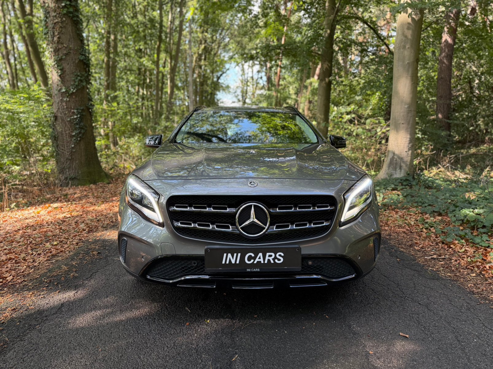 Mercedes GLA180 Benzine Automaat, Auto's, Mercedes-Benz, 4 cilinders, 1600 cc, Leder en Stof, Bedrijf