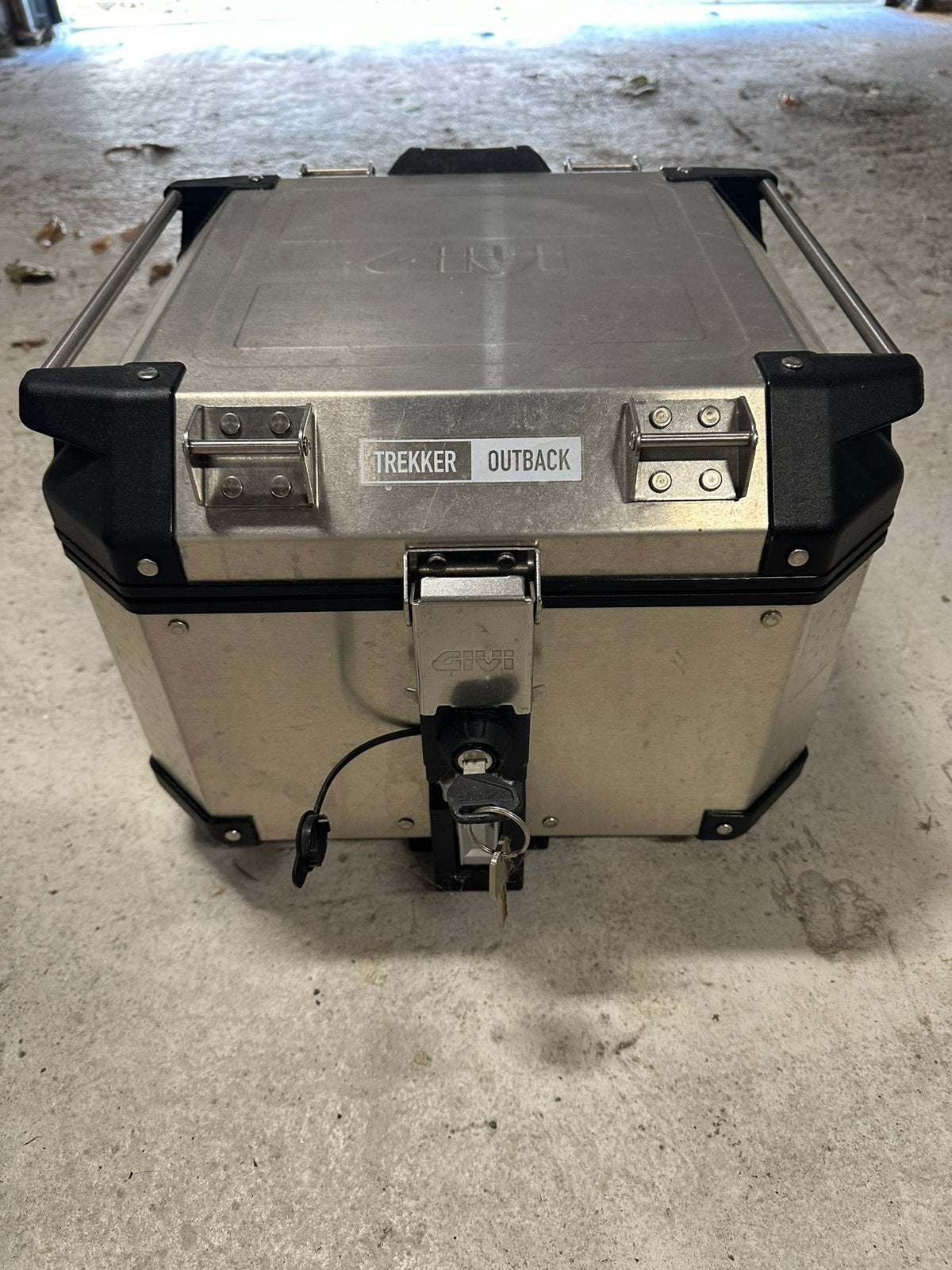 Givi Trekker Outback 42L topkoffer met monokeyplaat, Ophalen, Zo goed als nieuw