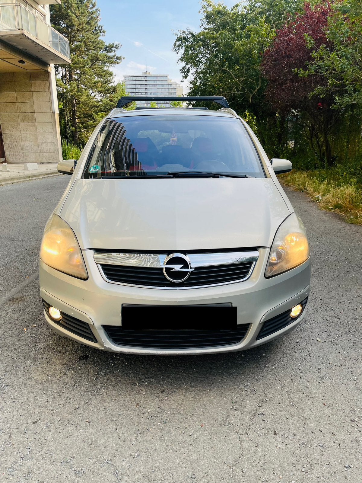 Ik verkoop een Opel zafira 7-zits 2008 automatic essence, Auto's, Automaat, Automatische klimaatregeling, Monovolume, Zwart