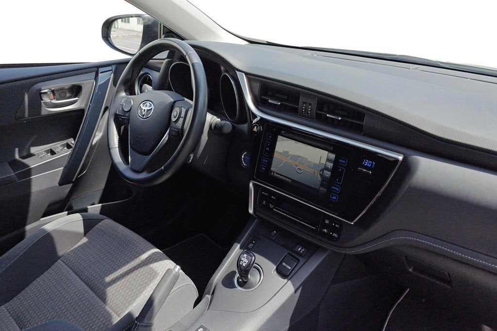 Toyota Auris Touring Sports 1.8 VVT-i Hybrid CVT Black Editi, Auto's, Stof, Gebruikt, 136 pk, https://public.car-pass.be/vhr/b317dee9-a0d8-46e1-a5a7-a6433b791ad7