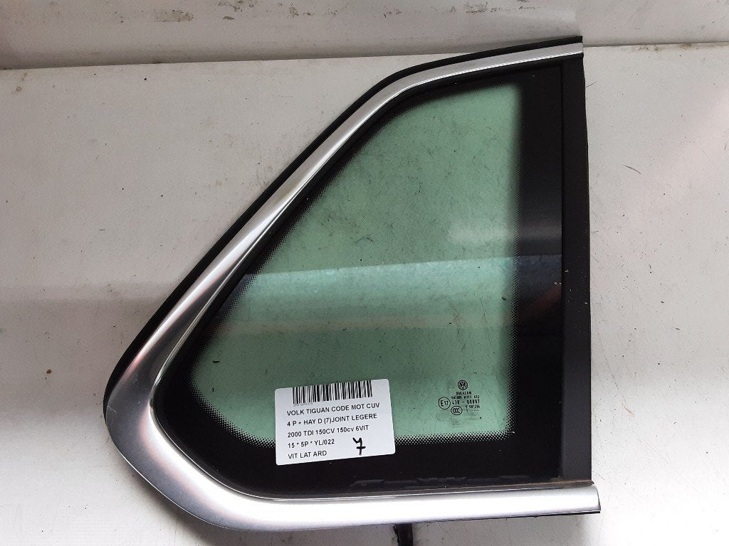VITRE LATERALE ARRIÈRE DROIT Tiguan (5N1 / 2) (5NA845042), Volkswagen, Volkswagen AG, Utilisé, Kundenbetreuung@volkswagen.de