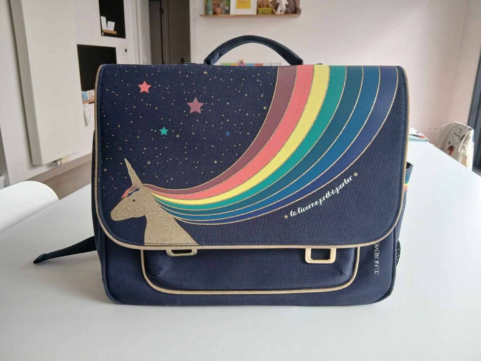 Cartable Jeune Premier, Enlèvement