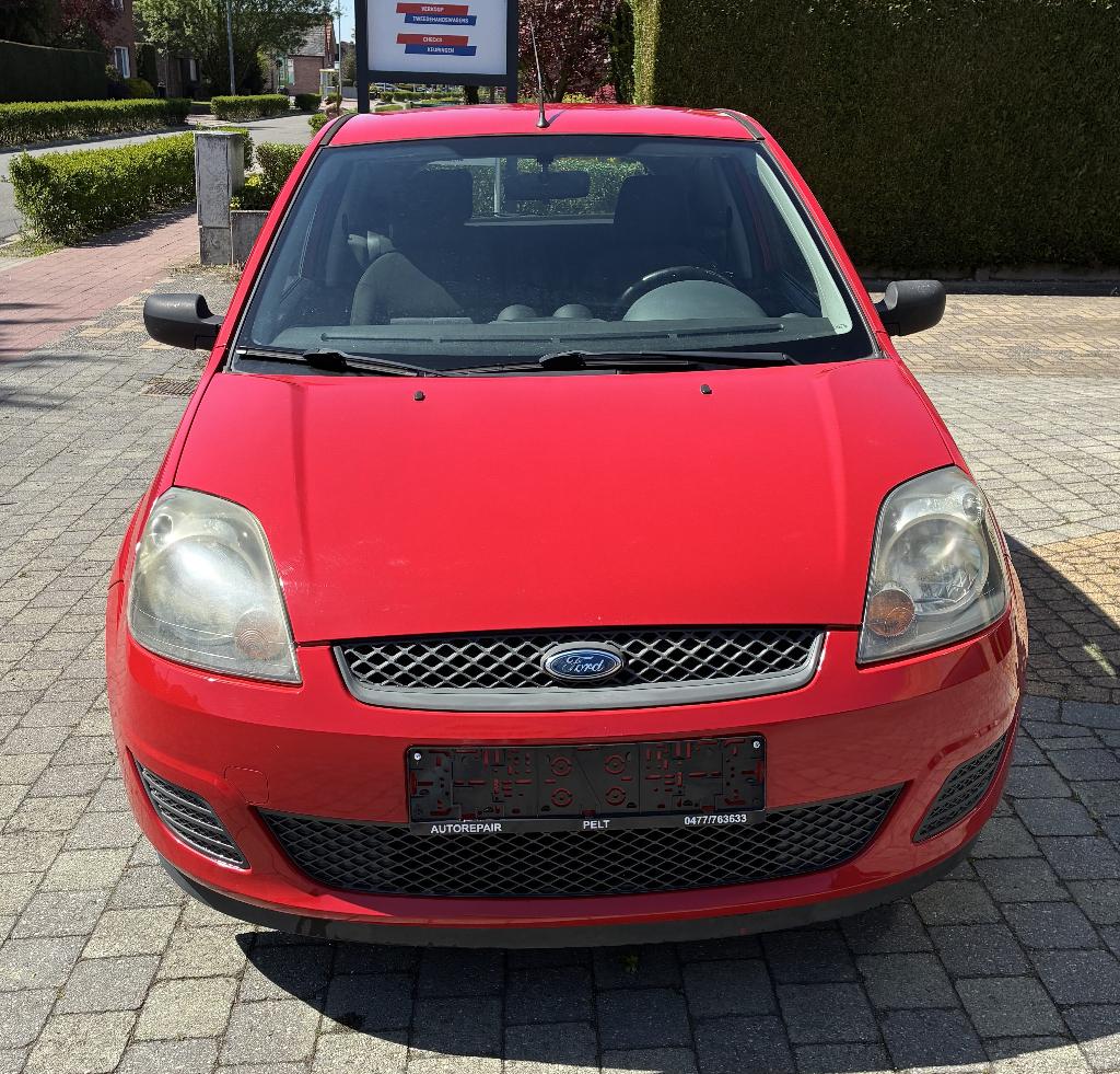 Ford Fiësta * 1J GARANTIE * GEKEURD * LEZ OK * TOPSTAAT, Bedrijf, Stadsauto, 3 deurs, Rood