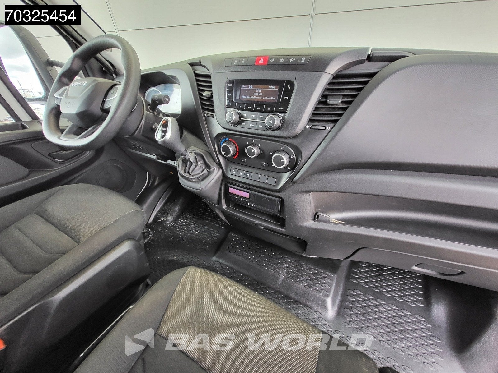 Iveco Daily 72C18 3.0L Automaat 1000KG Laadklep Luchtvering, Auto's, Bestelwagens en Lichte vracht, Automaat, Stof, Gebruikt, Euro 6