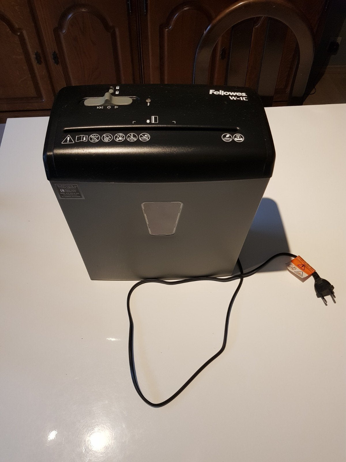 Fellowes W-1C papier versnipperaar, Ophalen, Zo goed als nieuw