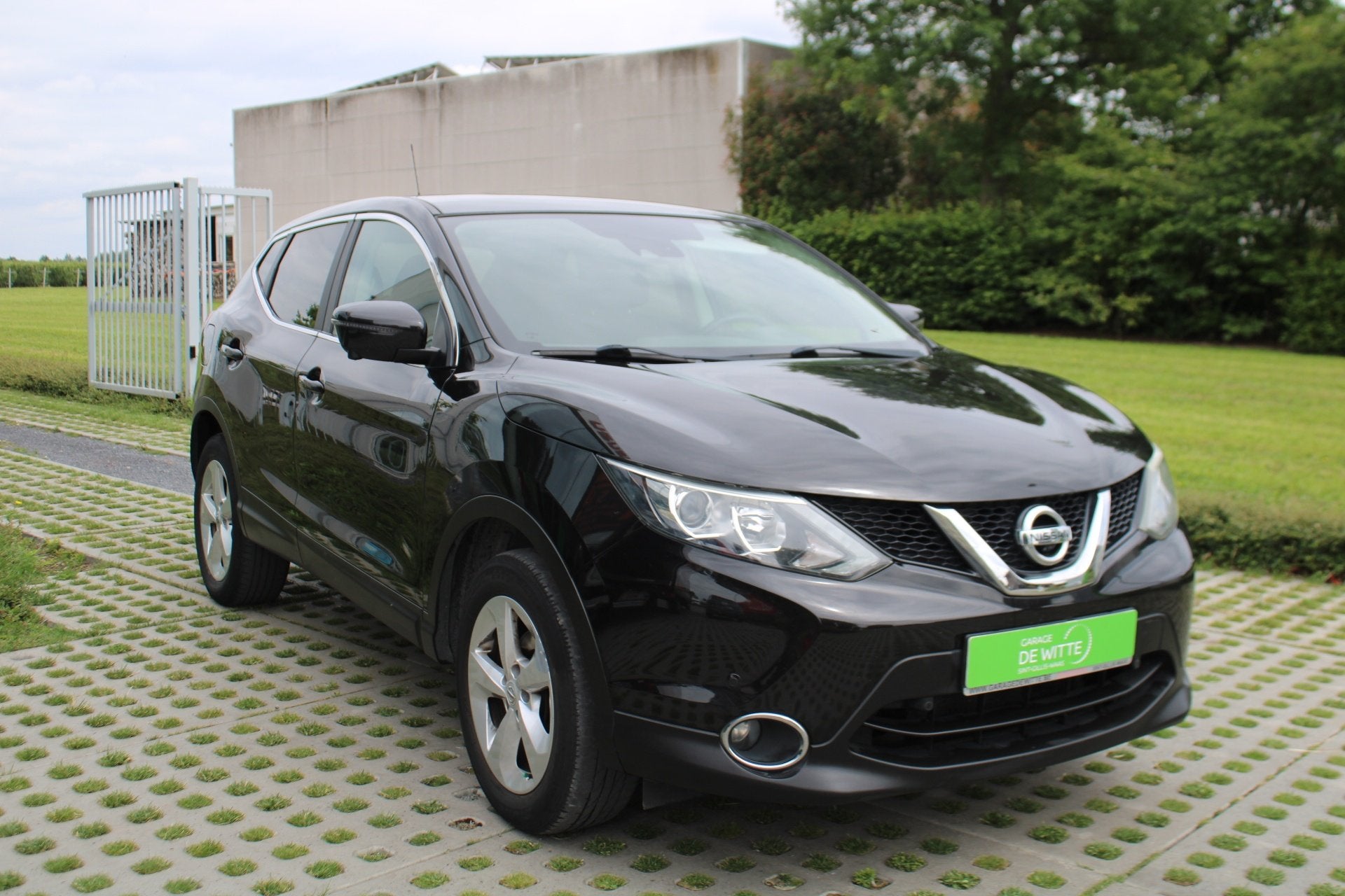 Nissan QASHQAI N-Connecta DIG-T 115 (bj 2016), Auto's, Gebruikt, Overige kleuren, 116 pk, Bedrijf