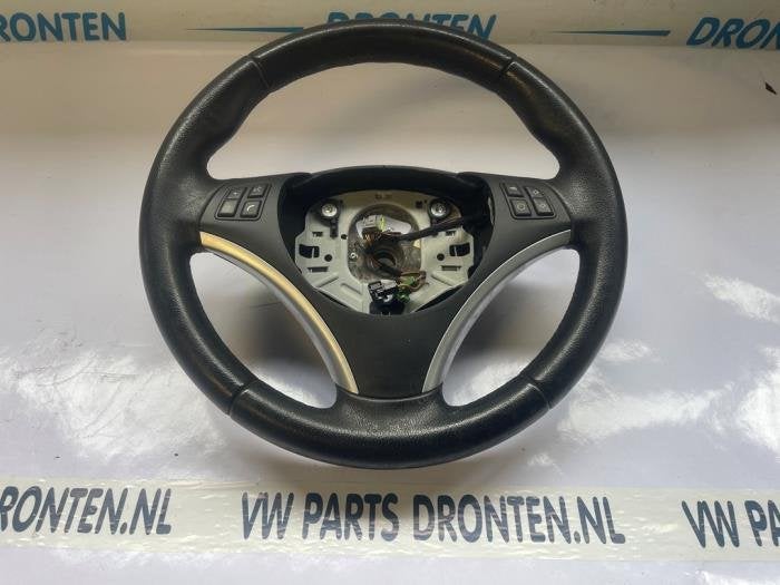 Volant d'un BMW 3-Serie, -, 3 mois de garantie, Utilisé, -