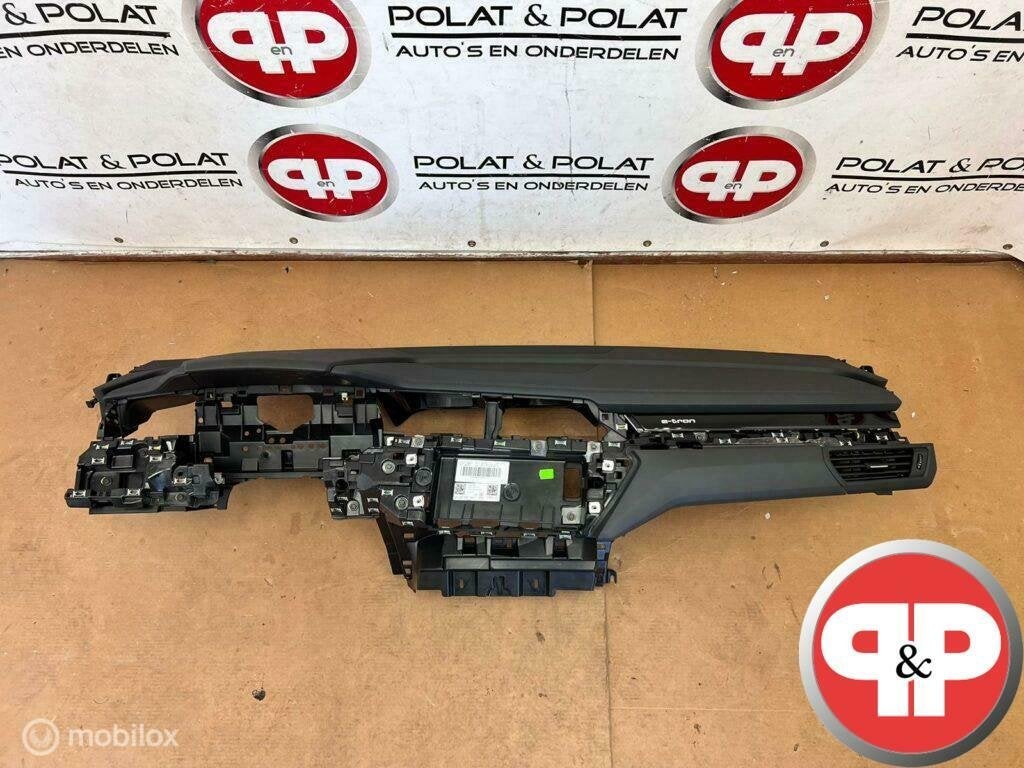 Audi E Tron 4KE Dashboard Leder 4KL85773624A