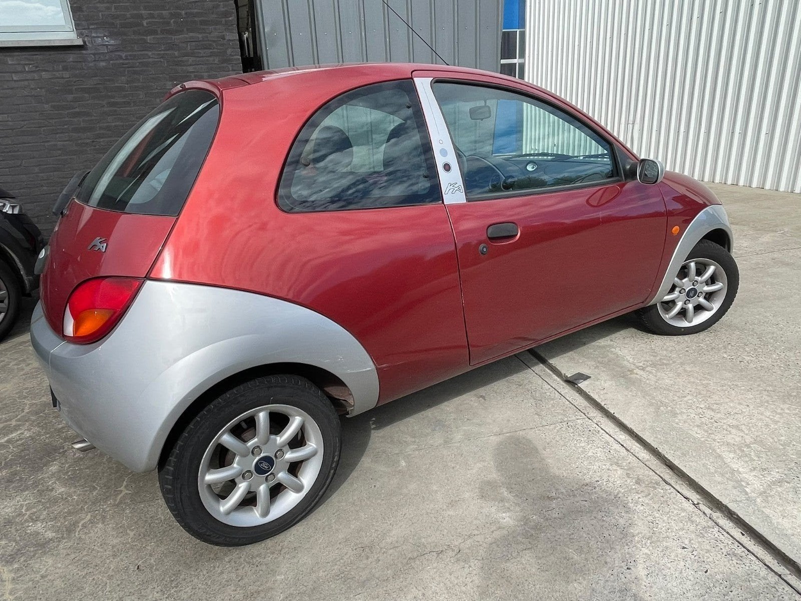 Ford Ka 1.3  benzine 1ste  eigenaar  maar! 58000 km  gekeurd, Auto's, Voorwielaandrijving, Dealer onderhouden, Stof, Ka
