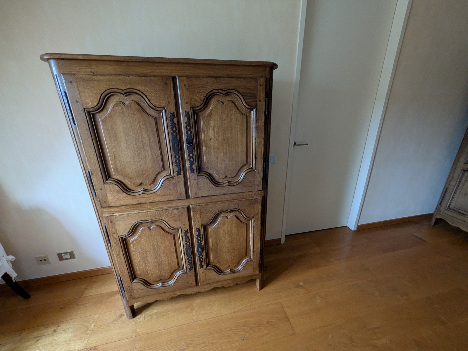 Tv bar kast, Ophalen