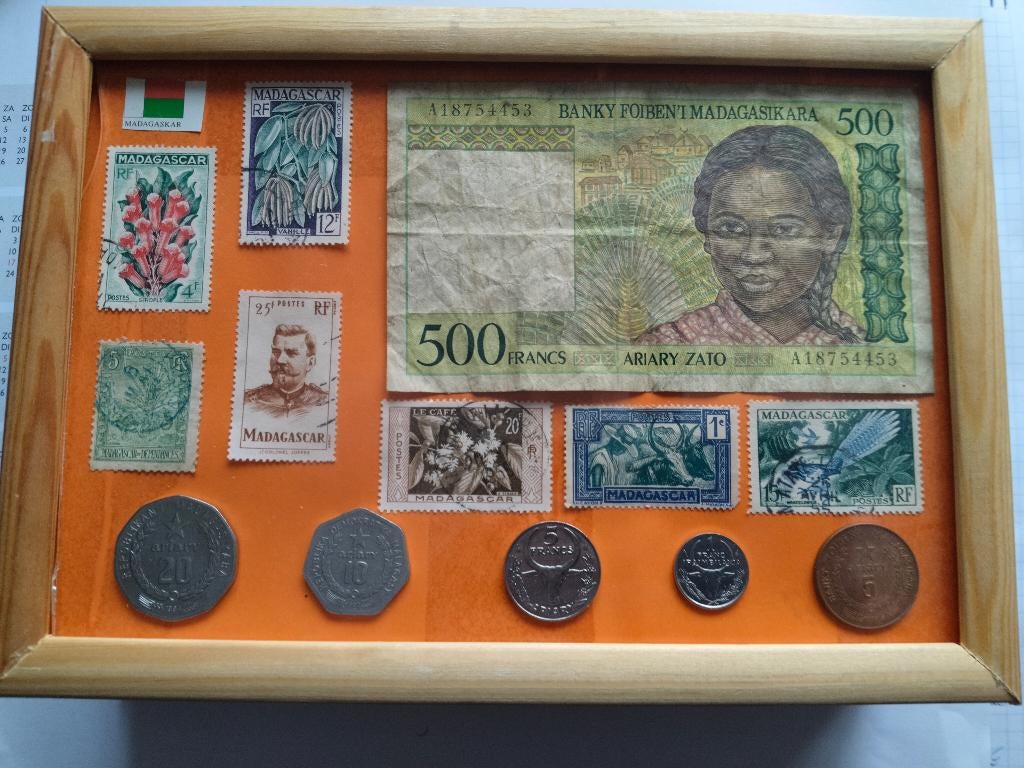postzegels munten , Madagaskar, Timbres & Monnaies, Monnaies | Afrique, Enlèvement ou Envoi, Afrique du Sud, Série