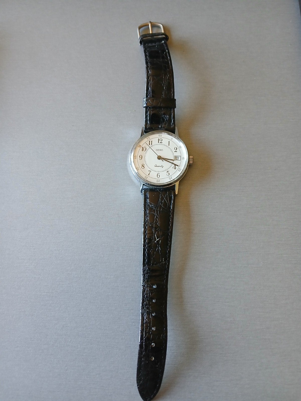 Montre Hero avec bracelet, Enlèvement ou Envoi, Comme neuf, Montre-bracelet
