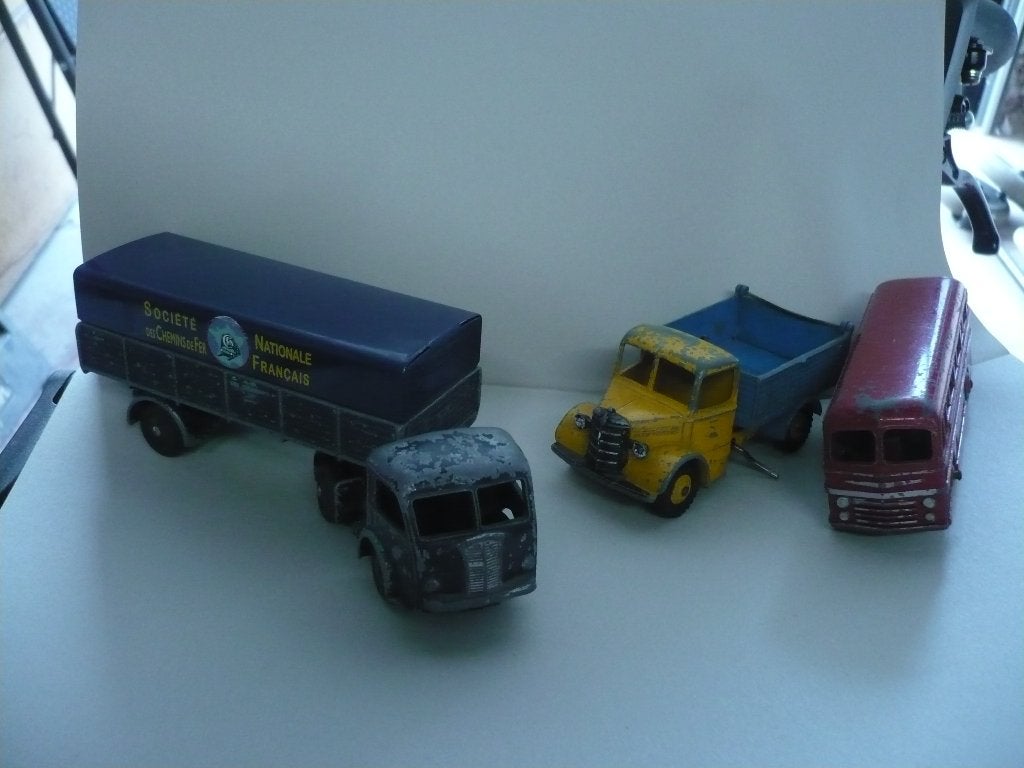 dinky toys lot de 3 véhicules à restaurer, Hobby en Vrije tijd, Modelauto's | 1:43, Ophalen of Verzenden, Gebruikt, Dinky Toys