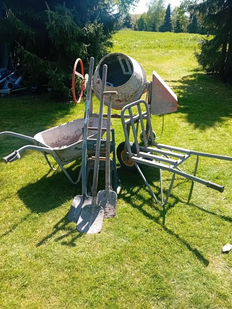 Betonmolen steenkuiwagen speciekruiwagen stenen knipper, Ophalen