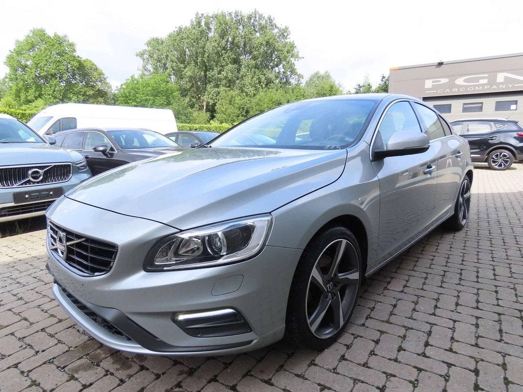 Volvo S60 S60 2.0 D2 Momentum R-Design (bj 2016), Auto's, 4 deurs, Gebruikt, 4 cilinders, 1969 cc