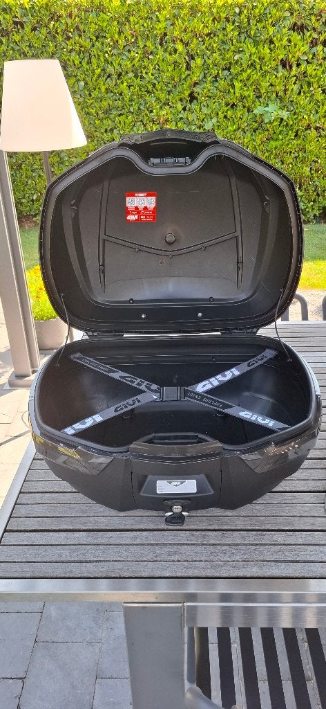 Top case Givi V47, Motos, Accessoires | Valises & Sacs, Enlèvement, Comme neuf
