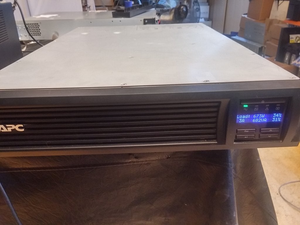 UPS APC SMT1.500RMI2U/1.000W-new bat-met/zonder NMC AP9631, Computers en Software, Ophalen of Verzenden, Gebruikt