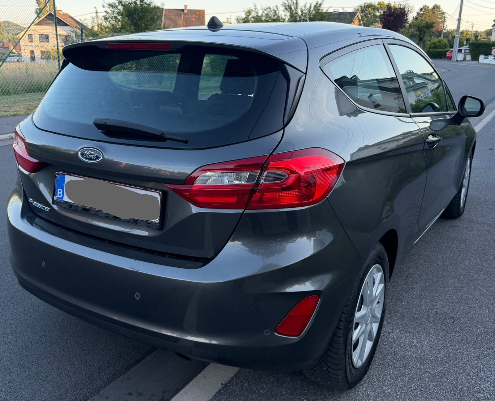 Ford Fiesta 1.5 Diesel model 2019  léger Accident, Autos, Argent ou Gris, Achat, Euro 6, Boîte manuelle