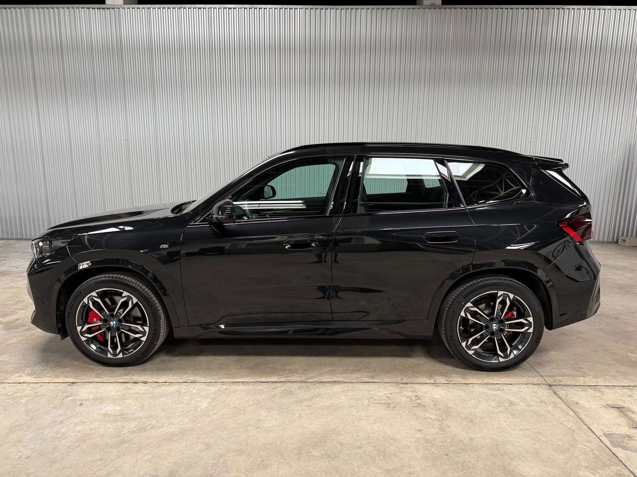 BMW X1 X1 1.5iA sDrive18 M-Sport Pro Pano Camera 19" LED, Auto's, Gebruikt, Zwart, Alcantara, Zwart