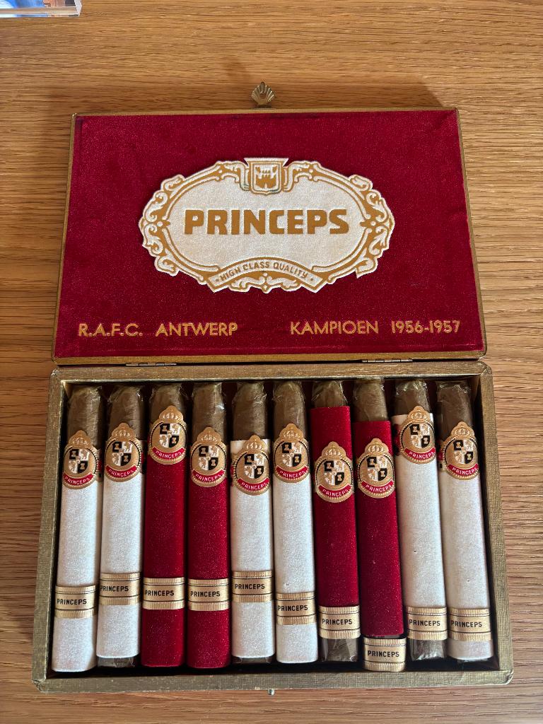 Cigares du Royal Antwerp Football Club, Enlèvement