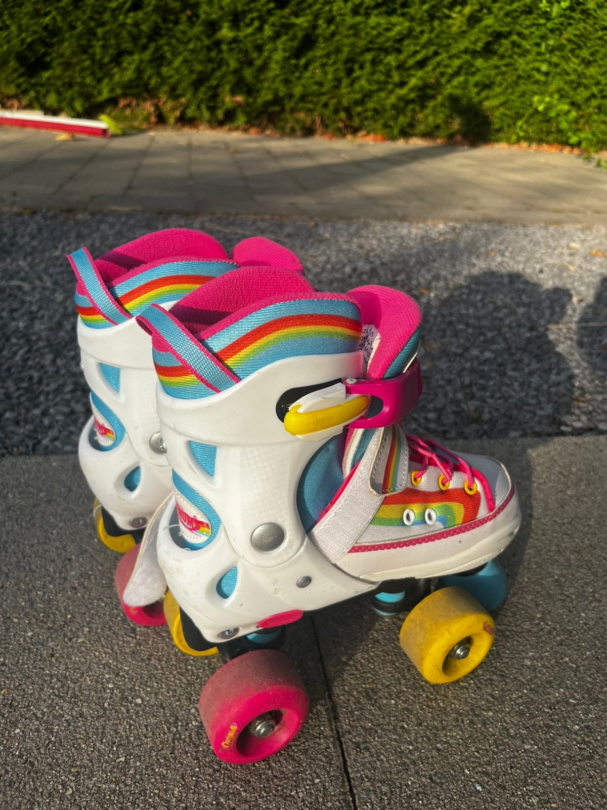 Quad skates/rolschaatsen met protectors, Ophalen, Zo goed als nieuw