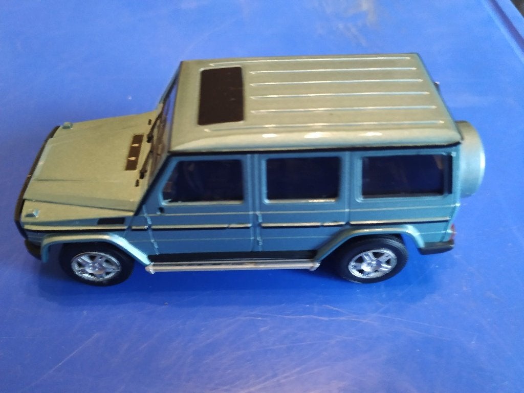 mercedes c500 jeep op schaal 10/11 cm nieuw, Hobby & Loisirs créatifs, Enlèvement ou Envoi, Neuf